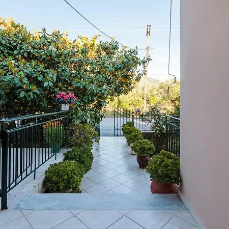 Stylish Seaside - Fully Equipped, Big Terrace Kalamata