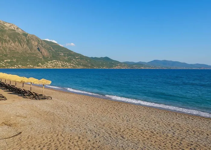 Stylish Seaside - Fully Equipped, Big Terrace Kalamata