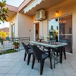 Stylish Seaside - Fully Equipped, Big Terrace *