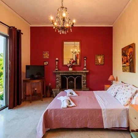 Stylish Seaside - Fully Equipped, Big Terrace Ferienhaus Kalamata