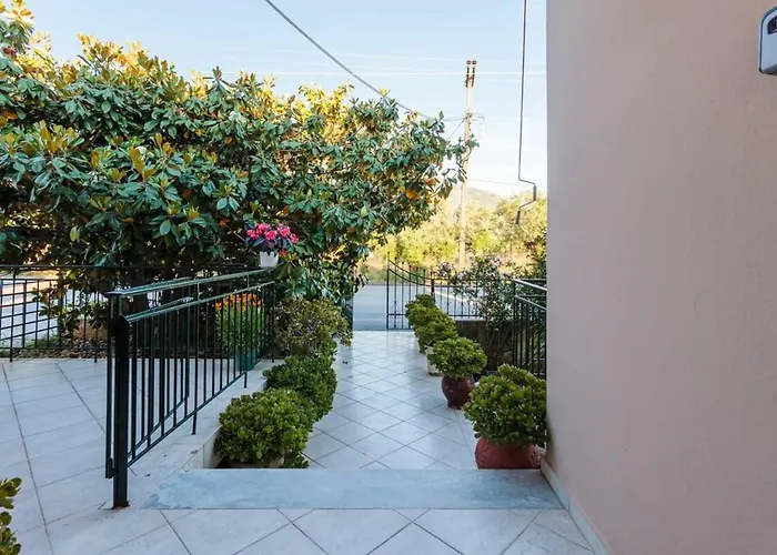 Stylish Seaside - Fully Equipped, Big Terrace Kalamáta